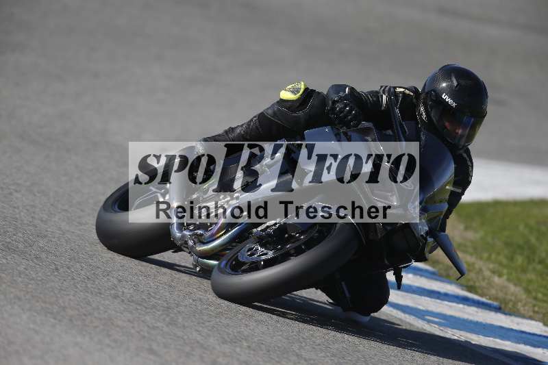 /Archiv-2024/02 29.01.-02.02.2024 Moto Center Thun Jerez/Gruppe schwarz-black/24